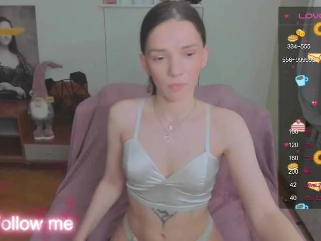 Live sex webcam photo for EmmaGray #277684384