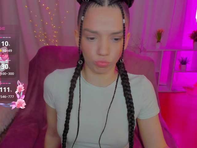 Live sex webcam photo for EmmaGray #290549475