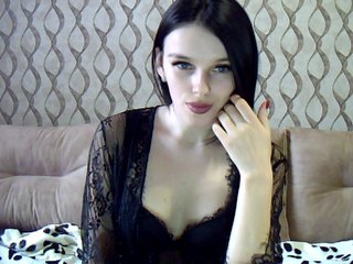 Live sex webcam photo for EmmaHarper #221884306