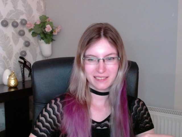 Live sex webcam photo for EmmaHeart #278218890