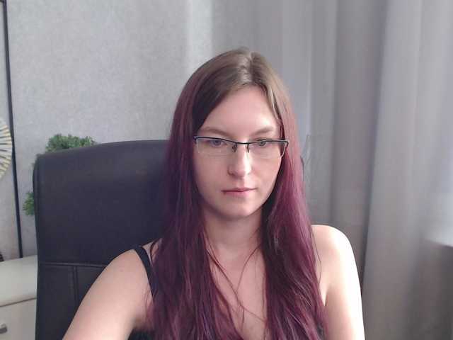 Live sex webcam photo for EmmaHeart #289955624