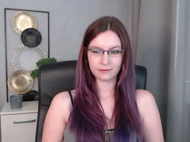 Live sex webcam photo for EmmaHeart #290132627