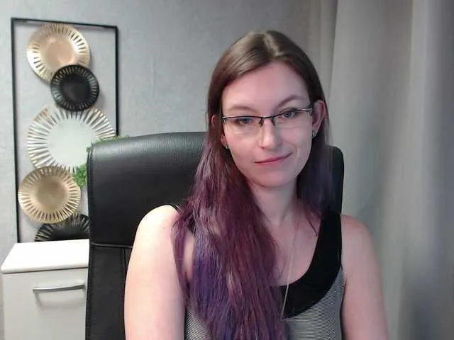 Live sex webcam photo for EmmaHeart #290149925