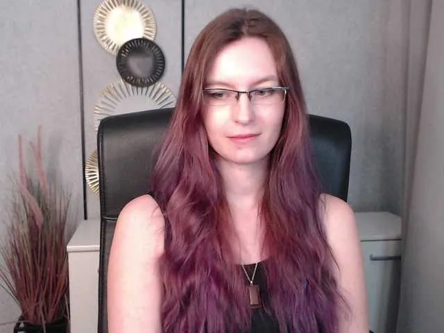 Live sex webcam photo for EmmaHeart #290178369