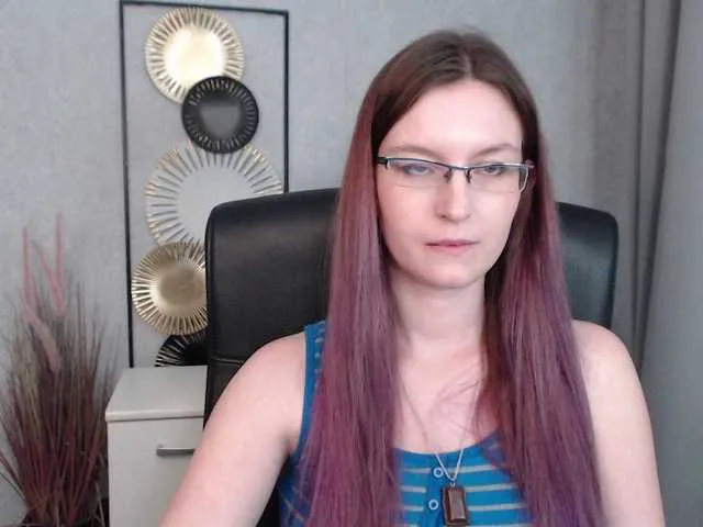 Live sex webcam photo for EmmaHeart #290185413