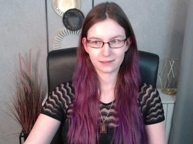 Live sex webcam photo for EmmaHeart #290307592