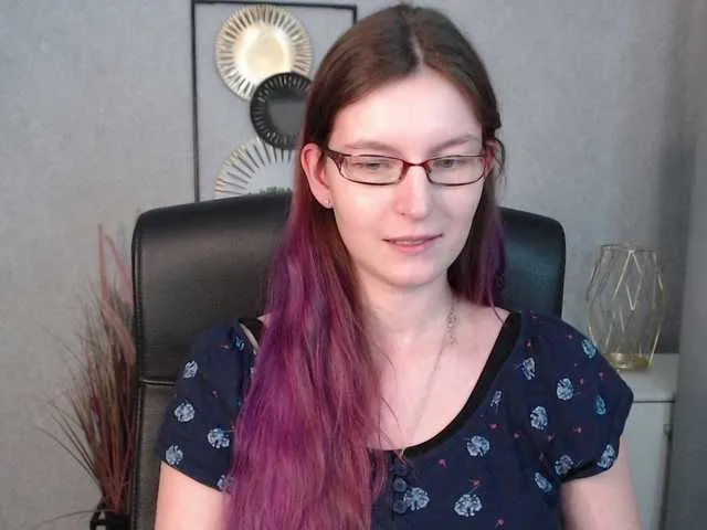 Live sex webcam photo for EmmaHeart #290339970