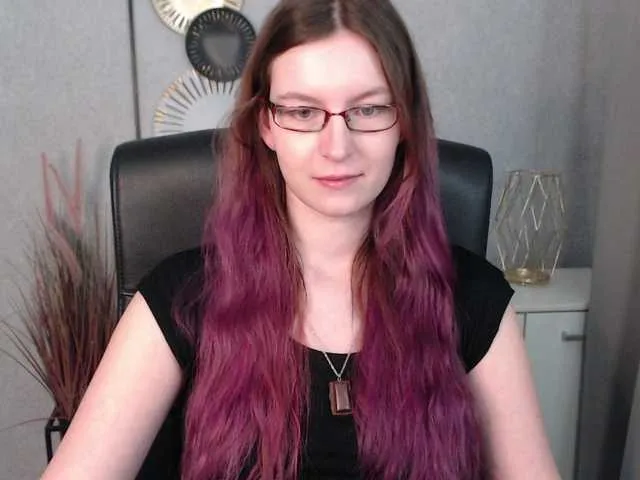 Live sex webcam photo for EmmaHeart #290346498