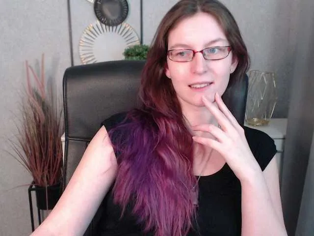 Live sex webcam photo for EmmaHeart #290353187