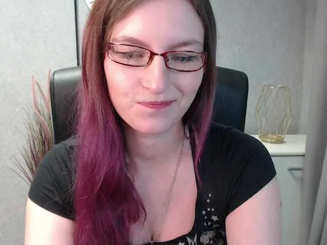 Live sex webcam photo for EmmaHeart #290380902