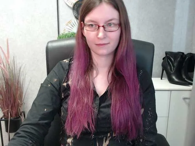 Live sex webcam photo for EmmaHeart #290421347