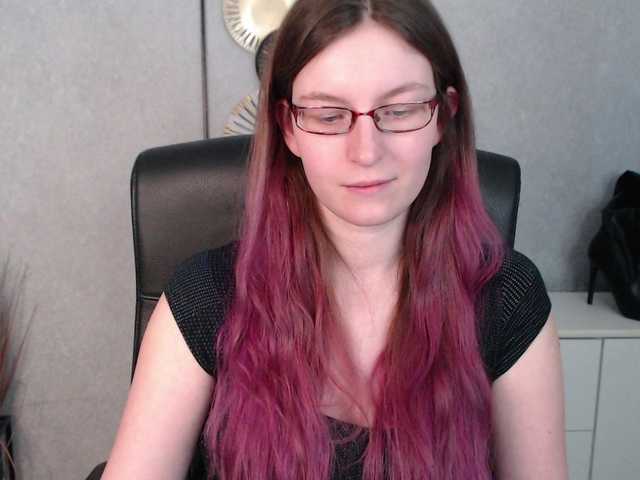 Live sex webcam photo for EmmaHeart #290487466