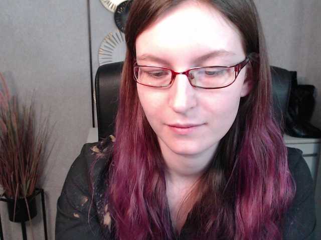 Live sex webcam photo for EmmaHeart #290560196