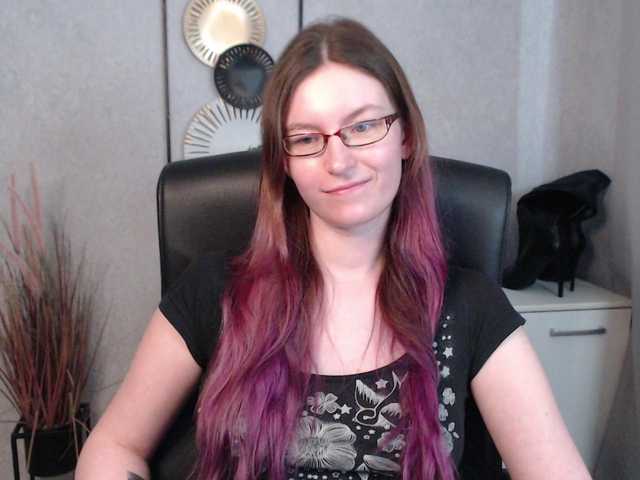 Live sex webcam photo for EmmaHeart #290606896