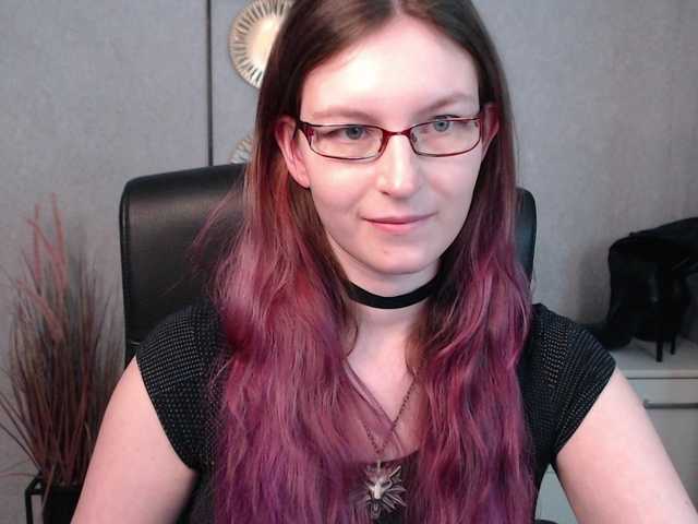 Live sex webcam photo for EmmaHeart #290668437