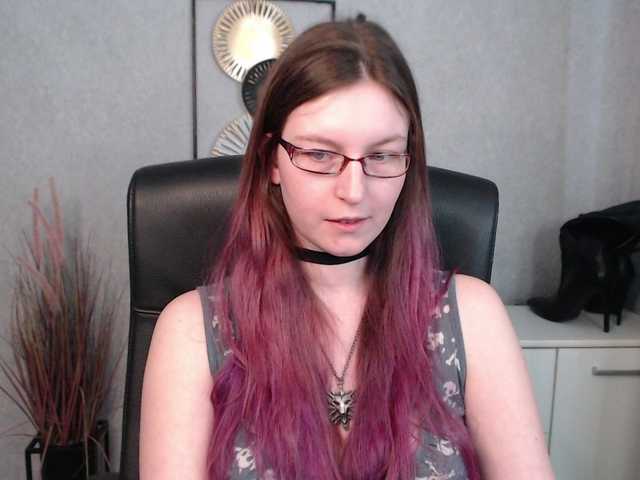 Live sex webcam photo for EmmaHeart #290676077