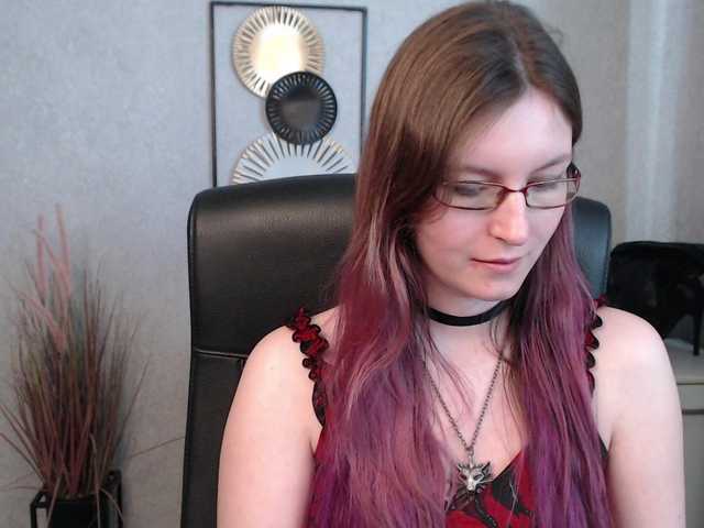 Live sex webcam photo for EmmaHeart #290695330