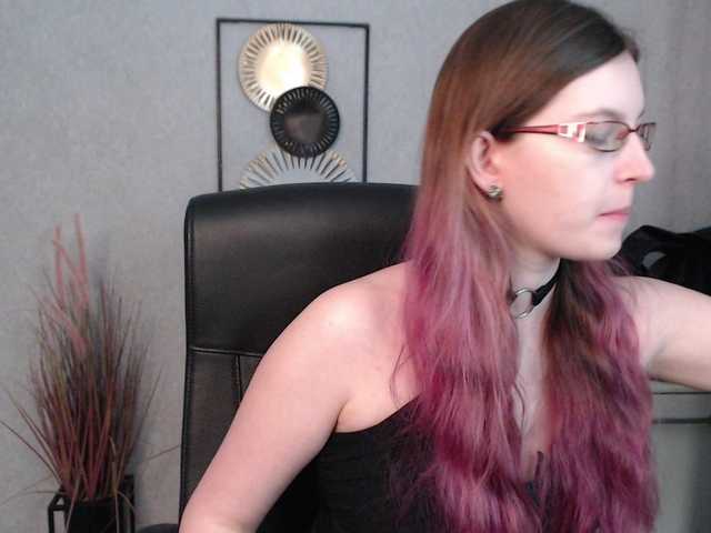 Live sex webcam photo for EmmaHeart #290844905