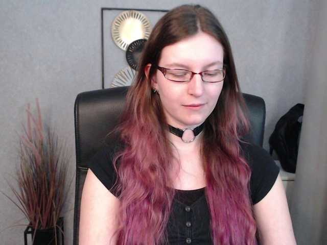 Live sex webcam photo for EmmaHeart #290860918