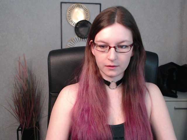 Live sex webcam photo for EmmaHeart #290886915