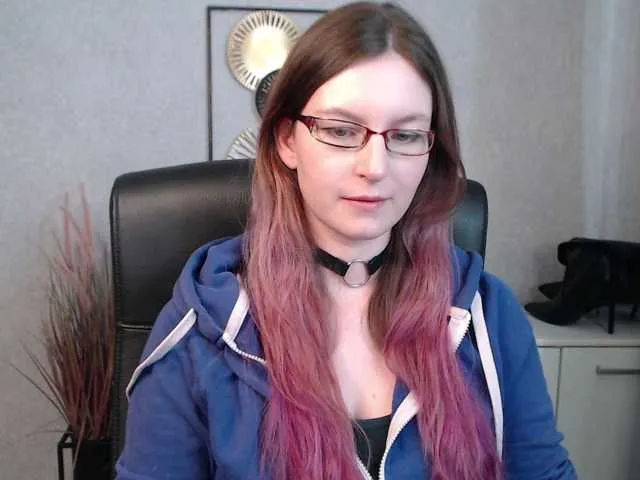 Live sex webcam photo for EmmaHeart #290888364