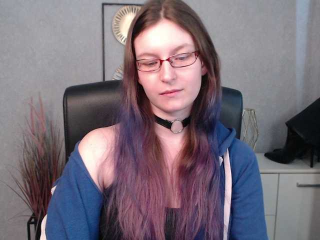 Live sex webcam photo for EmmaHeart #290943421