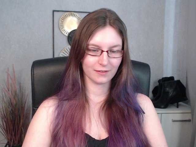 Live sex webcam photo for EmmaHeart #290984130