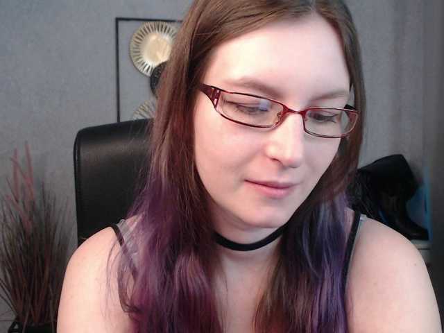 Live sex webcam photo for EmmaHeart #291033834