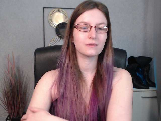 Live sex webcam photo for EmmaHeart #291068015