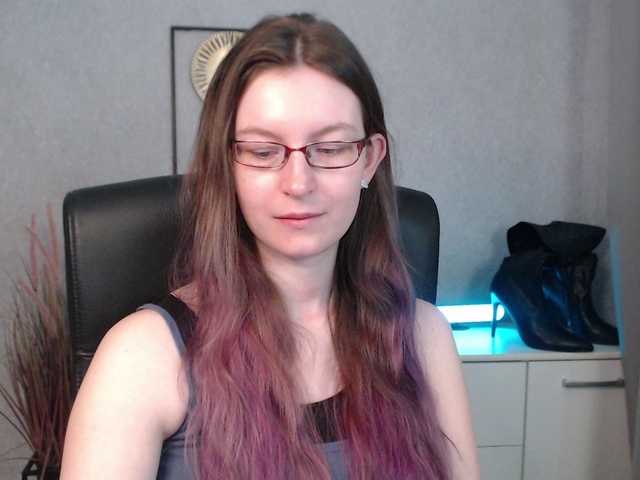 Live sex webcam photo for EmmaHeart #291075410