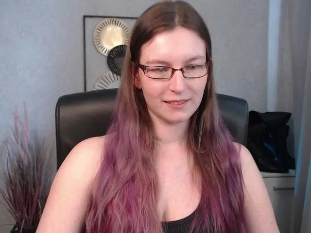 Live sex webcam photo for EmmaHeart #291111614