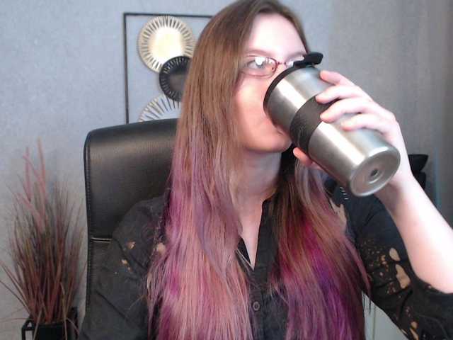 Live sex webcam photo for EmmaHeart #291136405