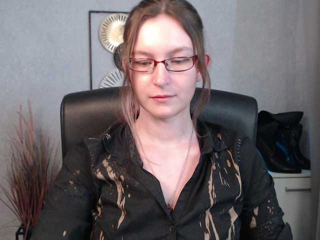 Live sex webcam photo for EmmaHeart #291137858