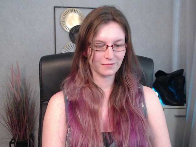 Live sex webcam photo for EmmaHeart #291151979