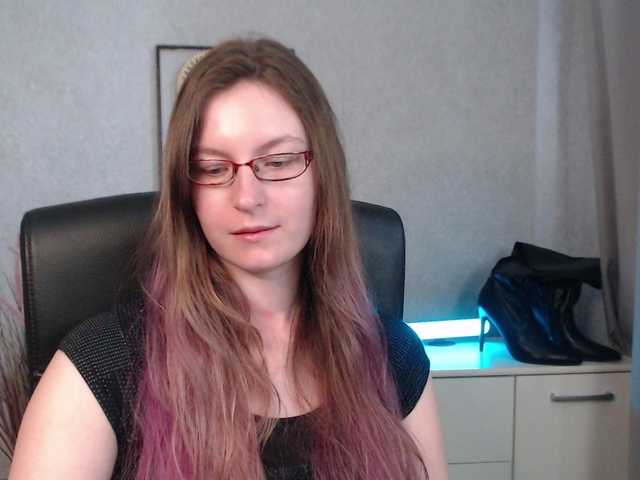 Live sex webcam photo for EmmaHeart #291193164