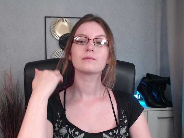 Live sex webcam photo for EmmaHeart #291226119