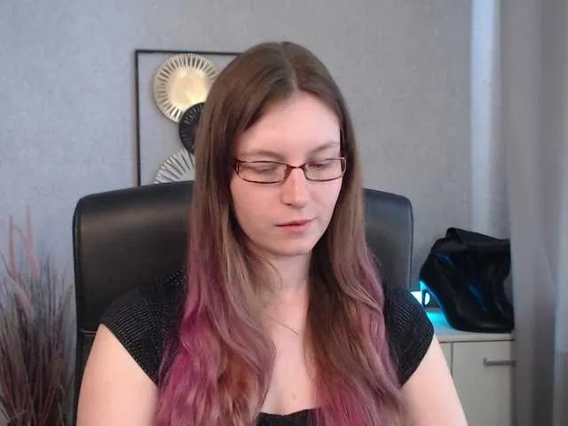 Live sex webcam photo for EmmaHeart #291252656