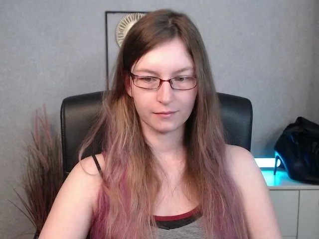 Live sex webcam photo for EmmaHeart #291317080