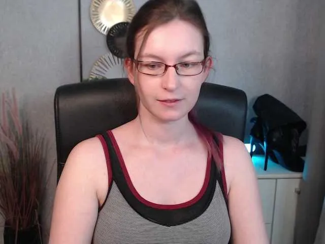 Live sex webcam photo for EmmaHeart #291323167