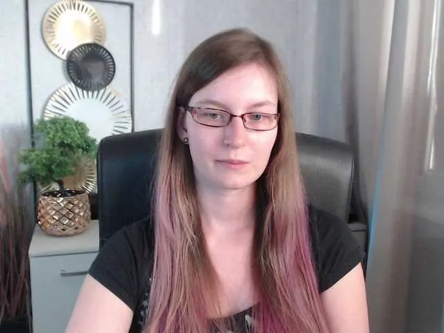 Live sex webcam photo for EmmaHeart #291385722