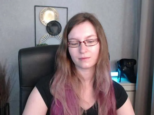 Live sex webcam photo for EmmaHeart #291409280