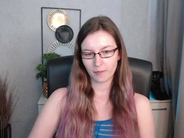 Live sex webcam photo for EmmaHeart #291417398