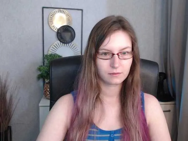 Live sex webcam photo for EmmaHeart #291422693