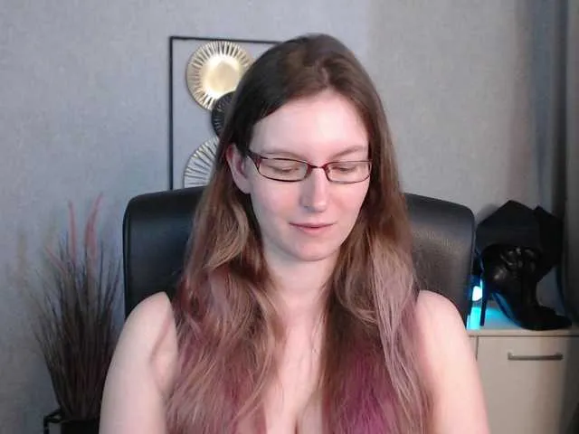 Live sex webcam photo for EmmaHeart #291464120