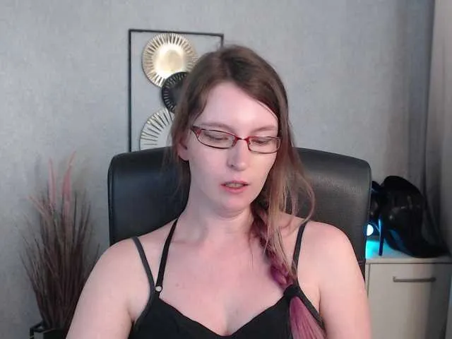 Live sex webcam photo for EmmaHeart #291481723