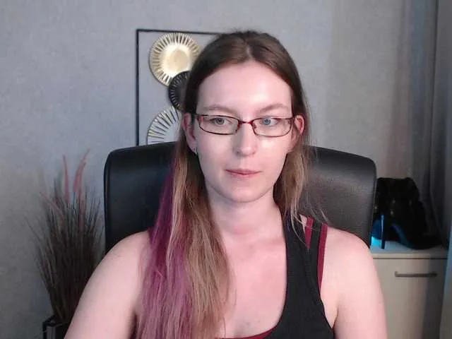 Live sex webcam photo for EmmaHeart #291506500