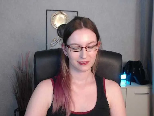 Live sex webcam photo for EmmaHeart #291511804