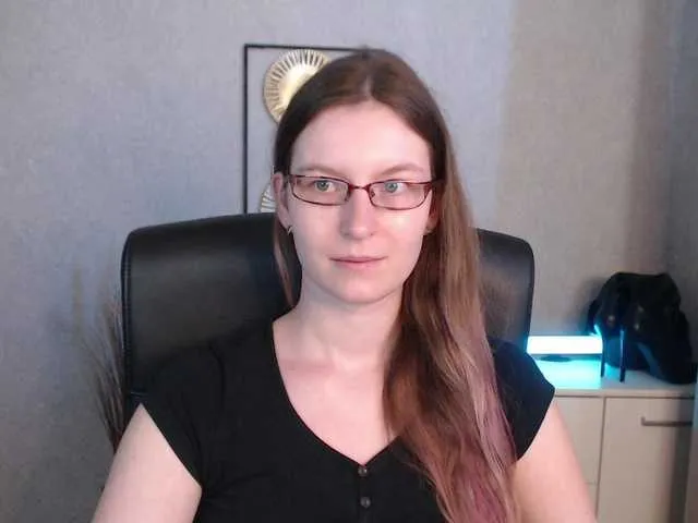 Live sex webcam photo for EmmaHeart #291518776