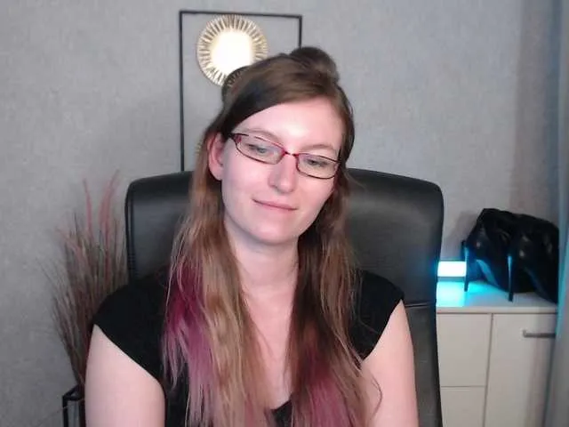 Live sex webcam photo for EmmaHeart #291563617