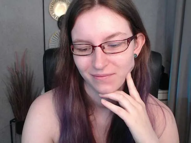 Live sex webcam photo for EmmaHeart #291607404